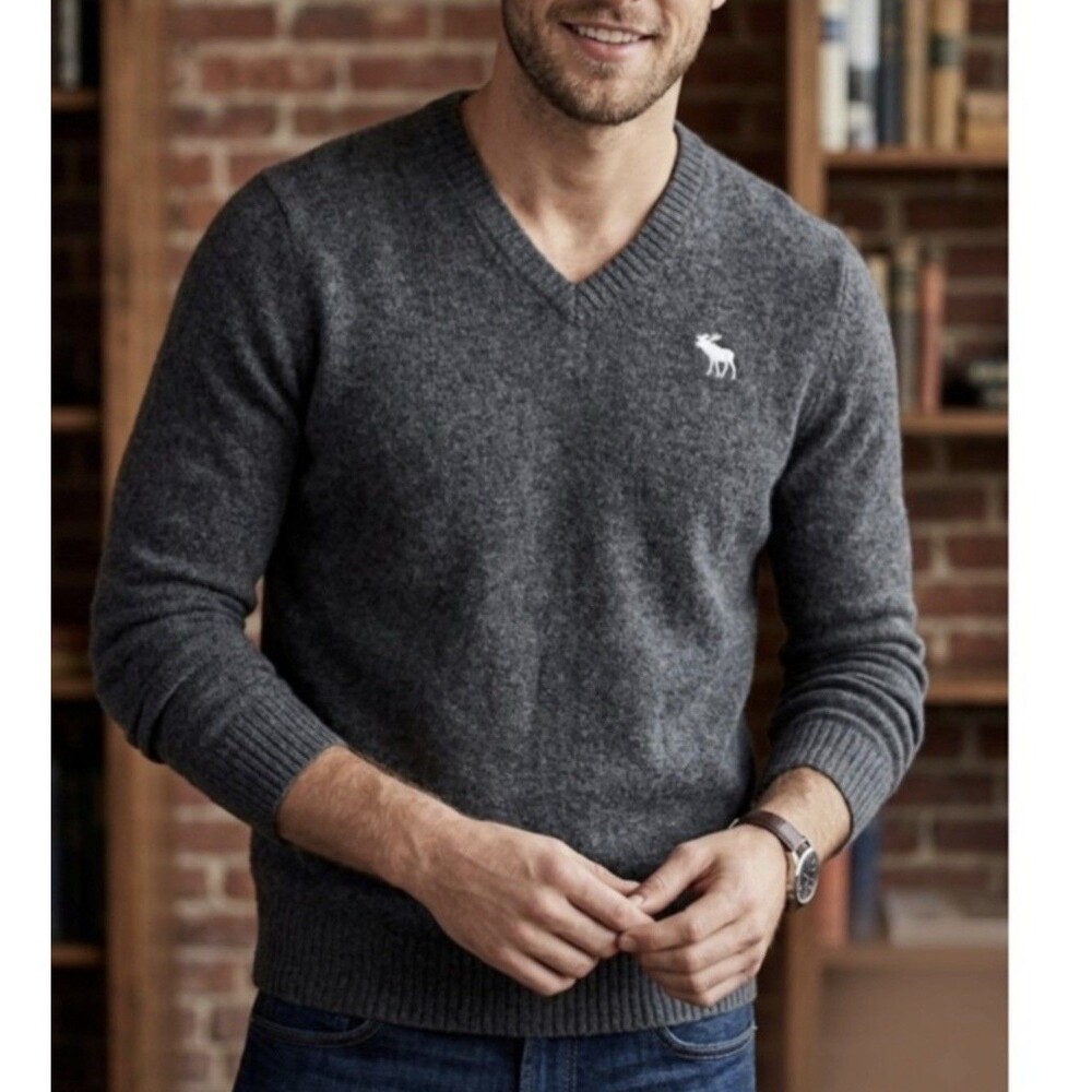 Abercrombie & Fitch Men's Gray Solid Knit V-Neck Pullover Sweater M